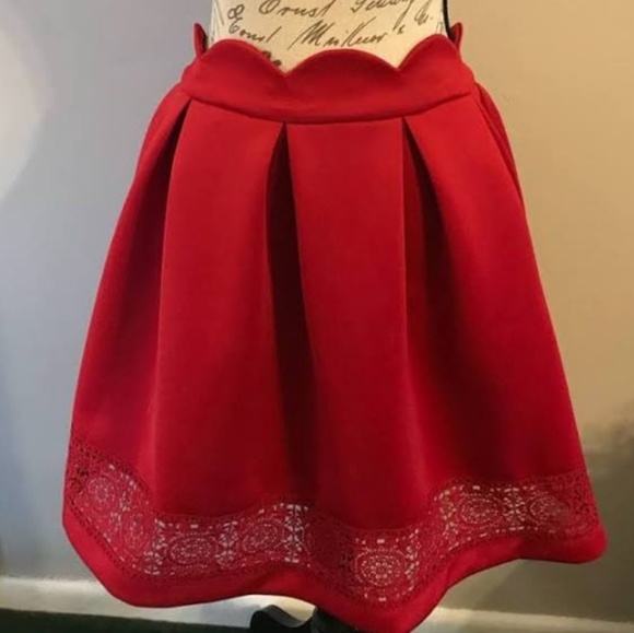 Red skirt - Picture 3 of 3